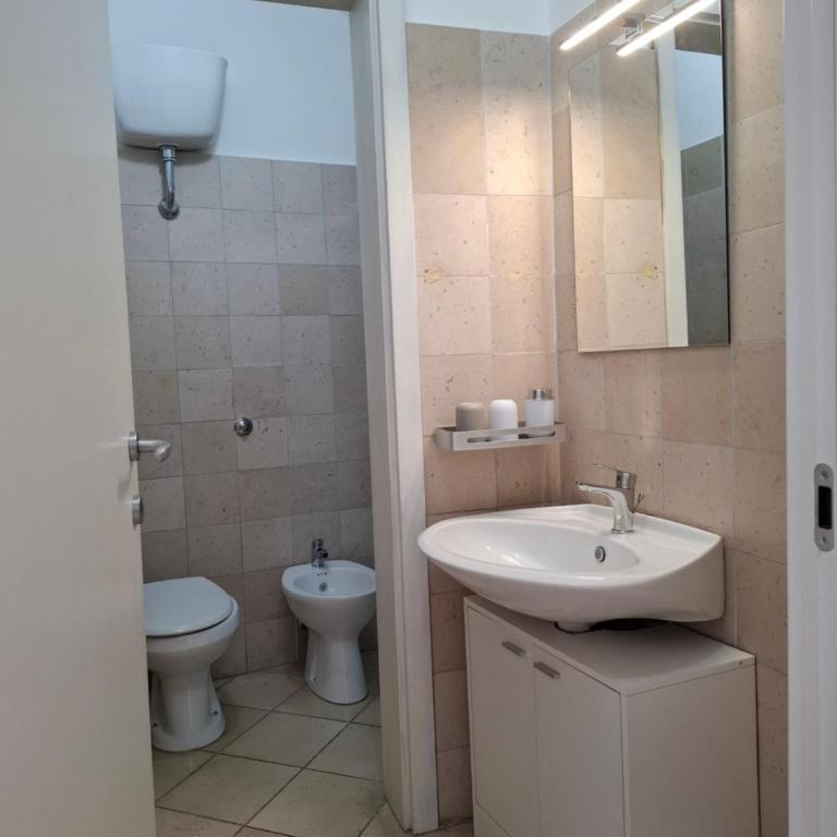 Center House - One-Bedroom Apartment - 24