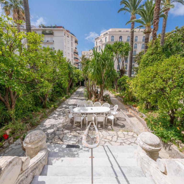 Villa TOPAZE Maison de ville avec jardin au cœur de Cannes - Villa - 13