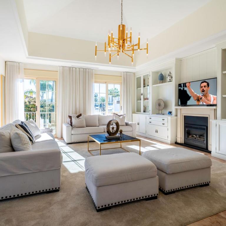 VACATION MARBELLA I Villa Bosquecito, Giant Private Heated Pool, Walk to the Beach, 6 BDR, Spacious Villa, BBQ, Alarm System, Ample Garden - Villa Superior - 23