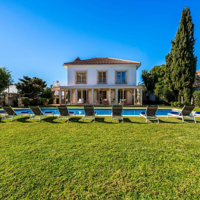 VACATION MARBELLA I Villa Bosquecito, Giant Private Heated Pool, Walk to the Beach, 6 BDR, Spacious Villa, BBQ, Alarm System, Ample Garden - Villa Superior - 35