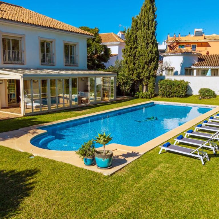 VACATION MARBELLA I Villa Bosquecito, Giant Private Heated Pool, Walk to the Beach, 6 BDR, Spacious Villa, BBQ, Alarm System, Ample Garden - Villa Superior - 39