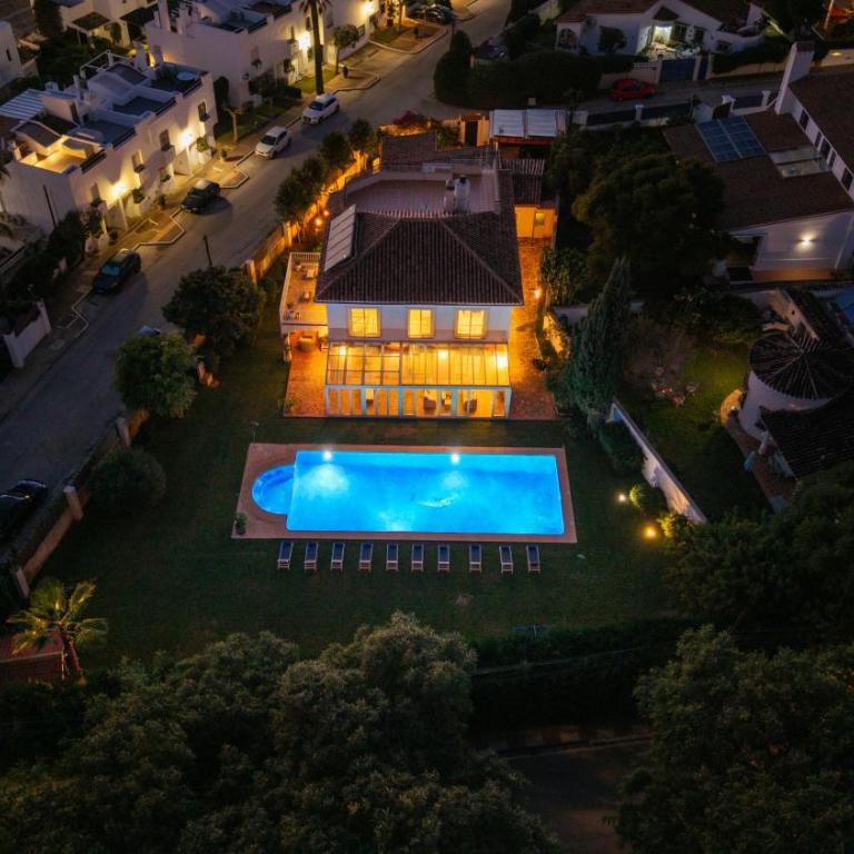VACATION MARBELLA I Villa Bosquecito, Giant Private Heated Pool, Walk to the Beach, 6 BDR, Spacious Villa, BBQ, Alarm System, Ample Garden - Villa Superior - 41
