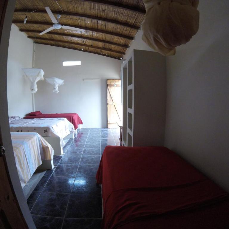 Montañita Garden Hostal - Standard Quadruple Room - 1