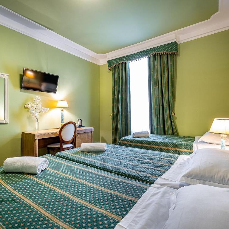 Grand Hotel Panama Firenze - Classic Triple Room - 2