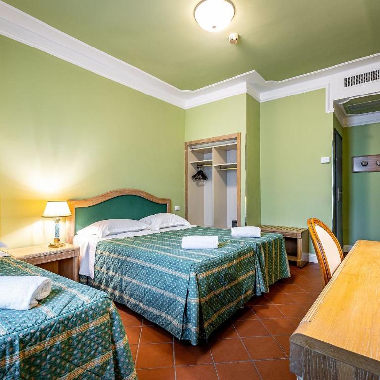 Grand Hotel Panama Firenze - Classic Triple Room - 4