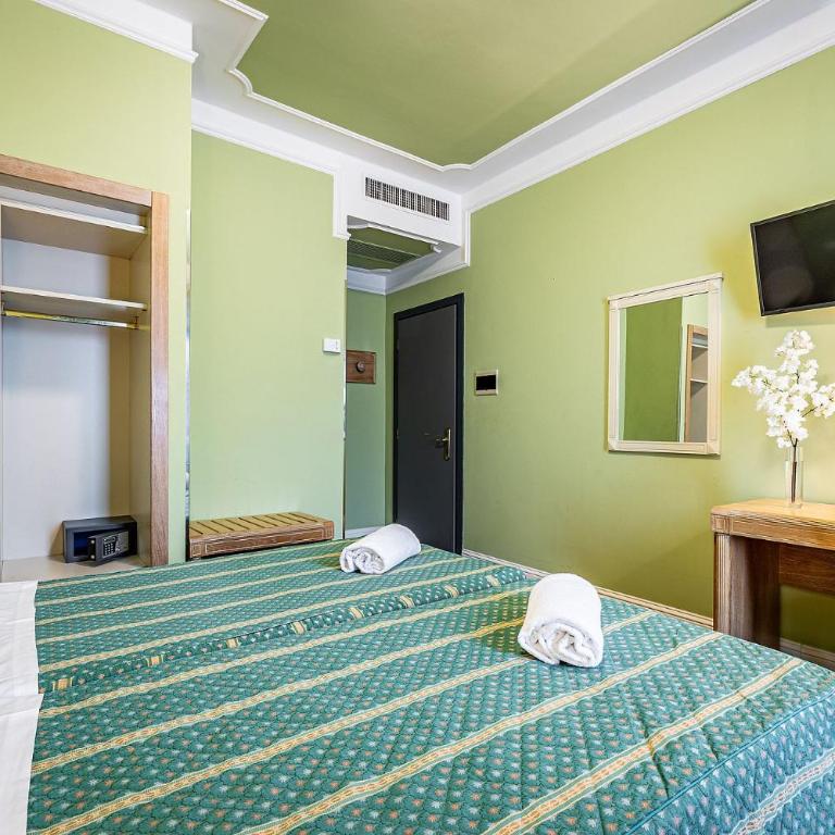 Grand Hotel Panama Firenze - Classic Triple Room - 3