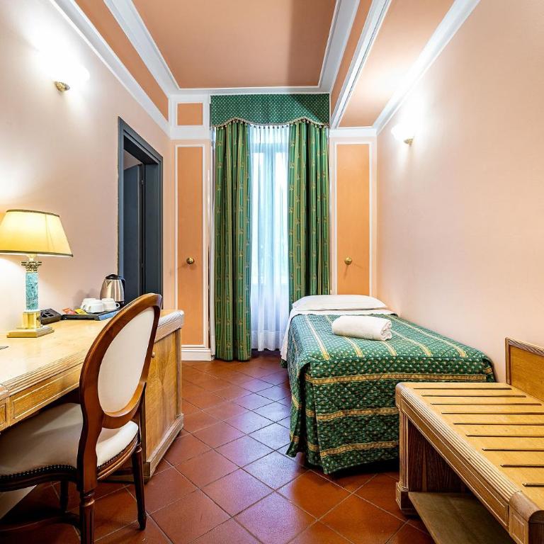 Grand Hotel Panama Firenze - Family Suite with Balcony - 2