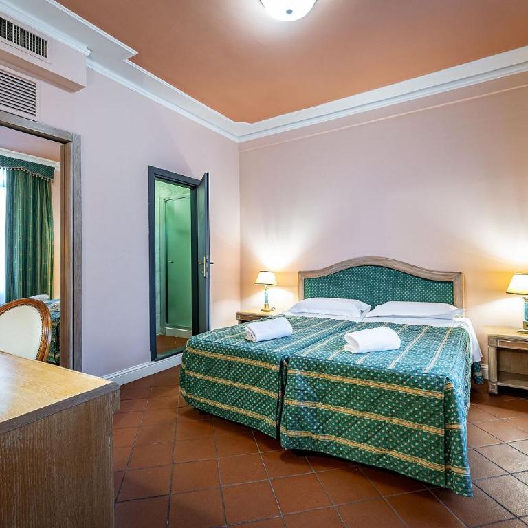 Grand Hotel Panama Firenze - Family Suite with Balcony - 7