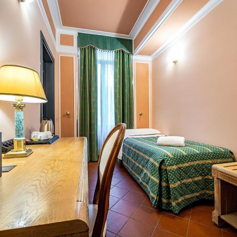 Grand Hotel Panama Firenze - Family Suite with Balcony - 6