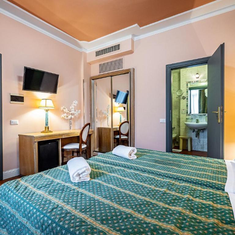 Grand Hotel Panama Firenze - Family Suite with Balcony - 1