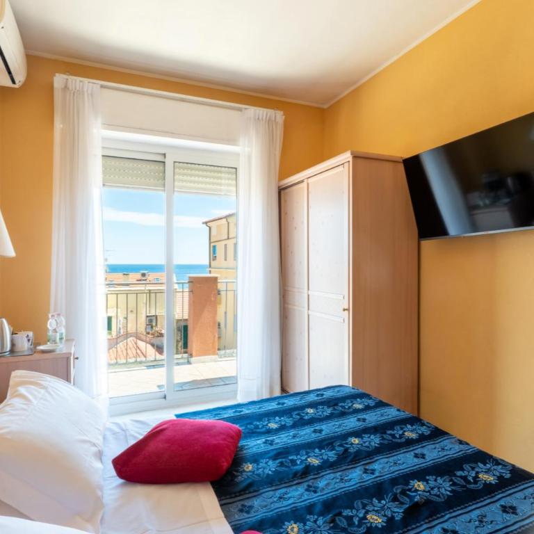 HOTIDAY Room Collection - Alassio Centro - Camera Matrimoniale Superior - 1