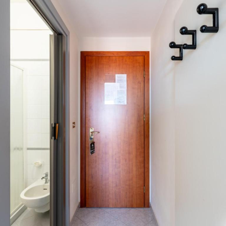 HOTIDAY Room Collection - Alassio Centro - Camera Matrimoniale Superior - 13