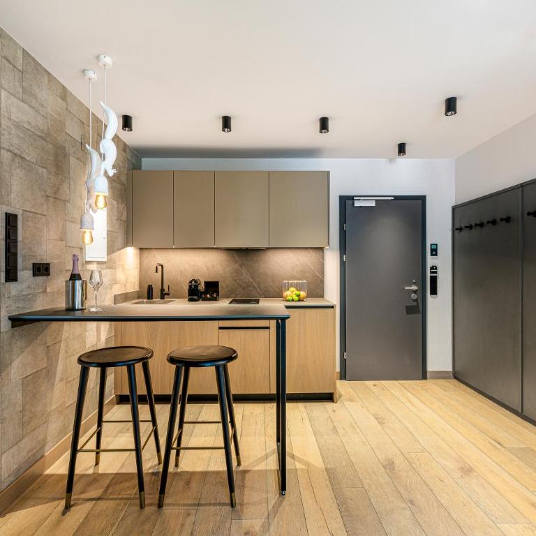 Residenz Boutique Suites - Waterfall-View Penthouse Suite - 4