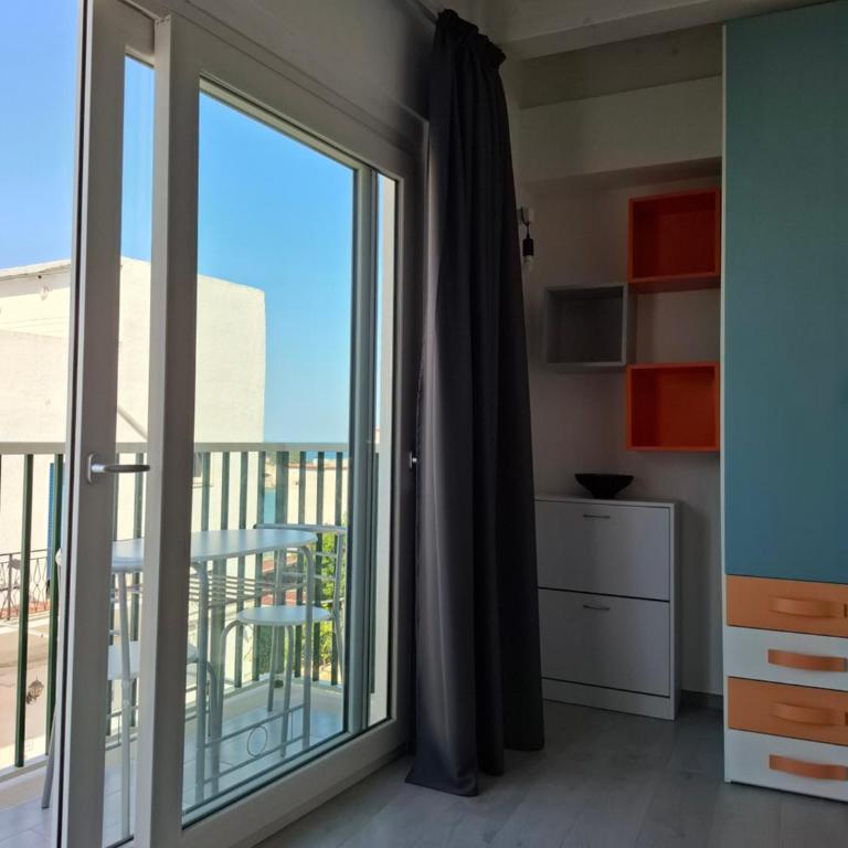 Center House - One-Bedroom Apartment - 8