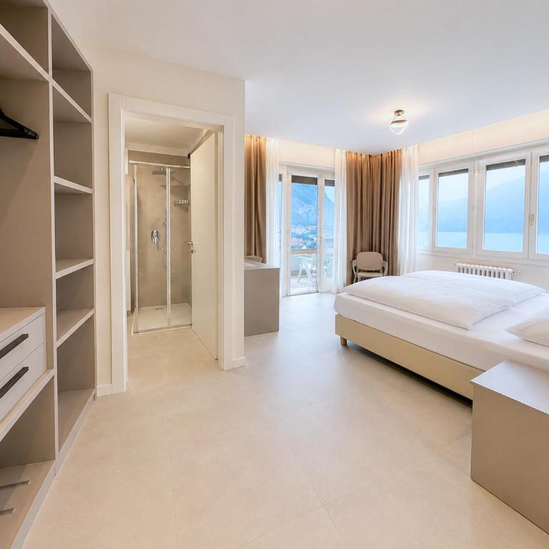 Hotel Villa Margherita - Superior Room with Balcony and Lake View - 9