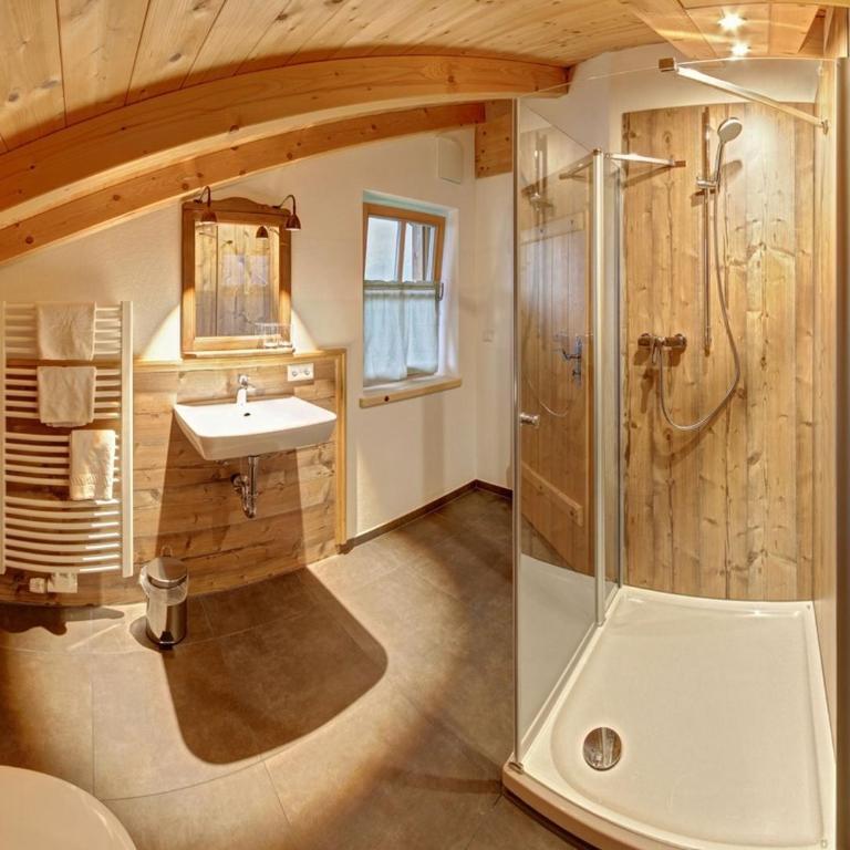 Ferienwohnungen Waldherr (Adlgasser Wirtsfamilie) - Chiemgau Karte - Apartment mit 2 Schlafzimmern und Balkon - 6