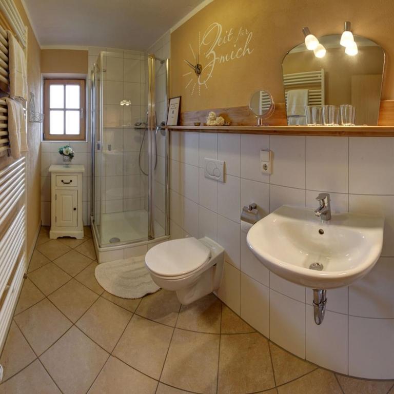 Ferienwohnungen Waldherr (Adlgasser Wirtsfamilie) - Chiemgau Karte - Apartment mit 3 Schlafzimmern und Balkon - 4