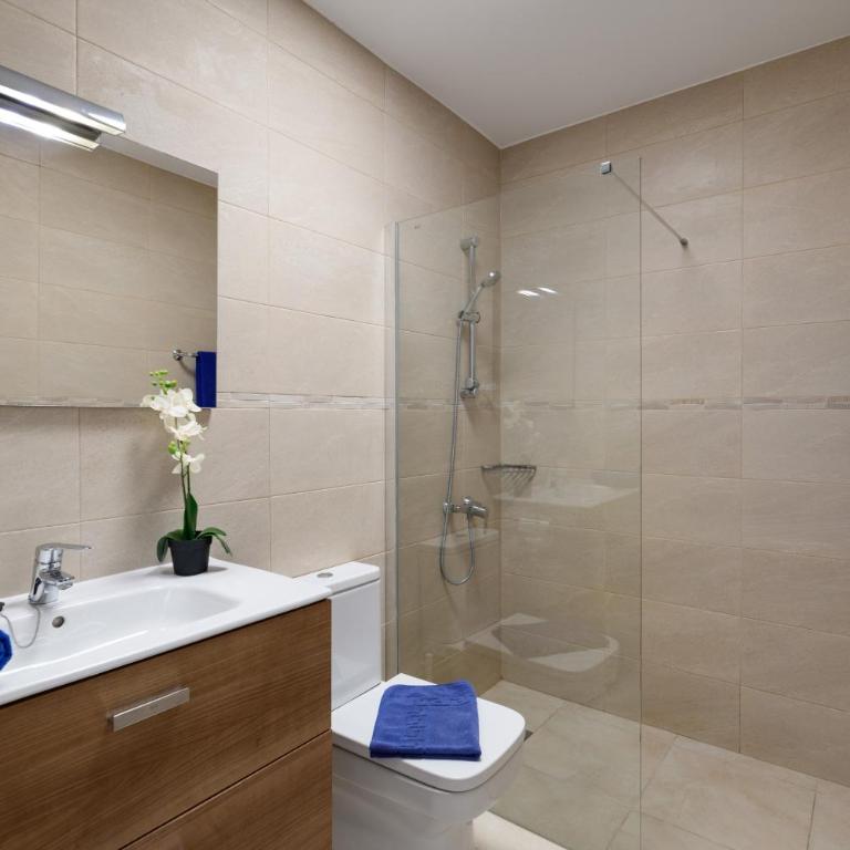 Puerto Chico 5 - Apartamento Deluxe de 2 dormitorios con vistas al mar - 17