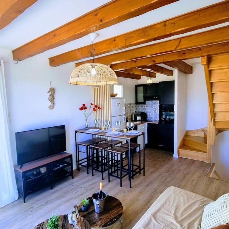 LE BARREUR Maison Authentique Sètoise La pointe Courte, Bord de Mer, Climatisée, Parking gratuit proximité - Maison de Vacances - 10