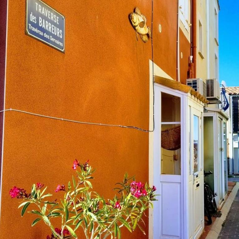 LE BARREUR Maison Authentique Sètoise La pointe Courte, Bord de Mer, Climatisée, Parking gratuit proximité - Maison de Vacances - 11