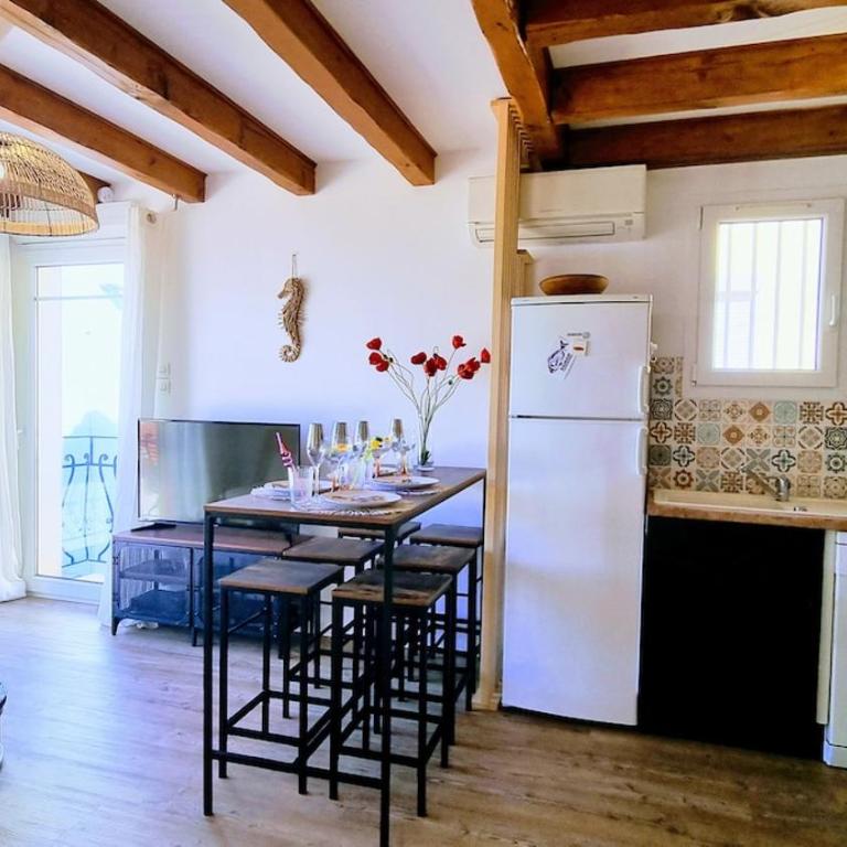 LE BARREUR Maison Authentique Sètoise La pointe Courte, Bord de Mer, Climatisée, Parking gratuit proximité - Maison de Vacances - 18
