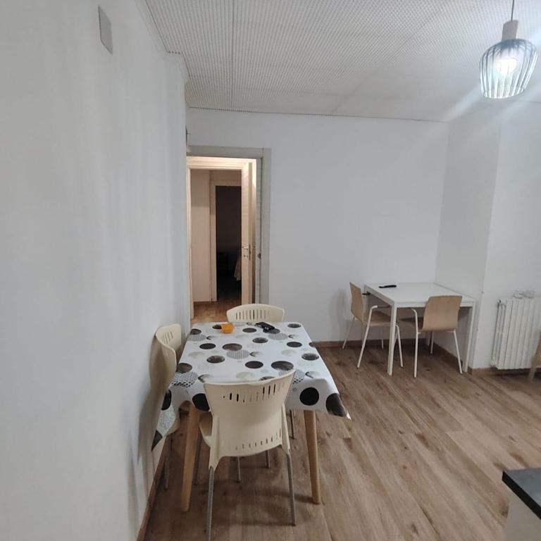Affittacamere Torresi - Camera Matrimoniale/Doppia con Letti Singoli con Doccia - 10
