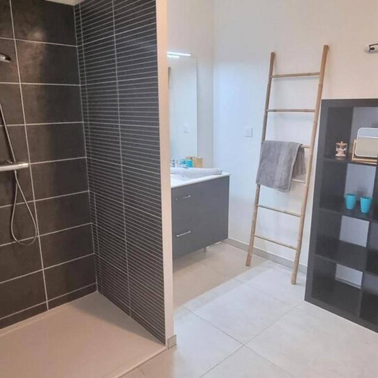 LE SEGRETO, Appt Neuf dans résidence de Standing, Superbe Déco, Centre, 2 Parkings Privés, Climatisation - Apartment - 13