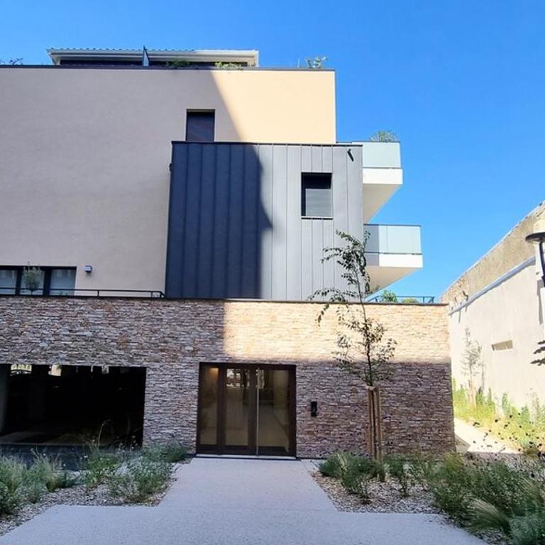 LE SEGRETO, Appt Neuf dans résidence de Standing, Superbe Déco, Centre, 2 Parkings Privés, Climatisation - Apartment - 20