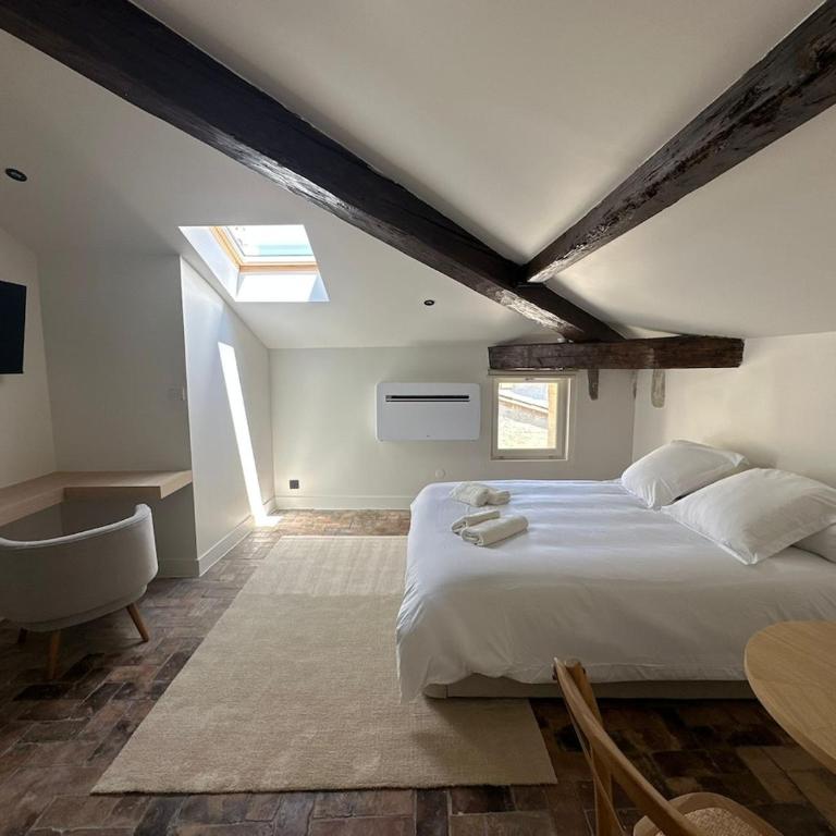 Cocon de charme rénové au pied du Palais des Papes - Apartment mit 1 Schlafzimmer - 11