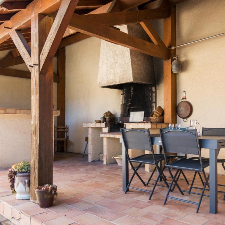 Maison de louis piscine terrasse, jardin, parking wifi - Maison de Ville 3 Chambres - 24