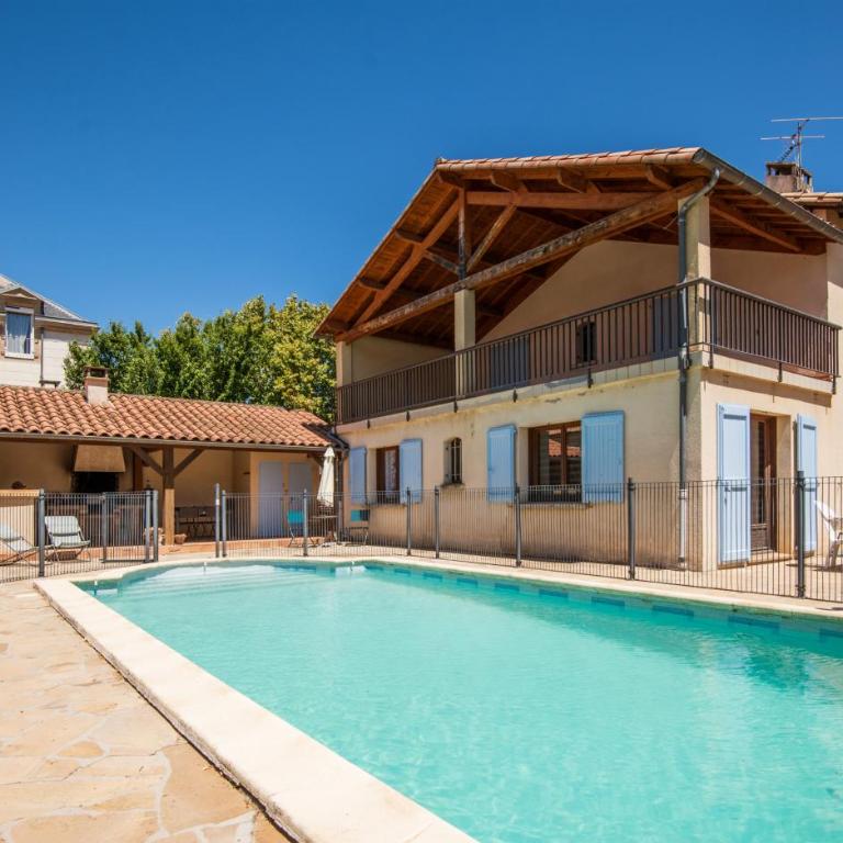 Maison de louis piscine terrasse, jardin, parking wifi - Maison de Ville 3 Chambres - 30