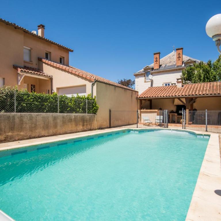 Maison de louis piscine terrasse, jardin, parking wifi - Maison de Ville 3 Chambres - 35