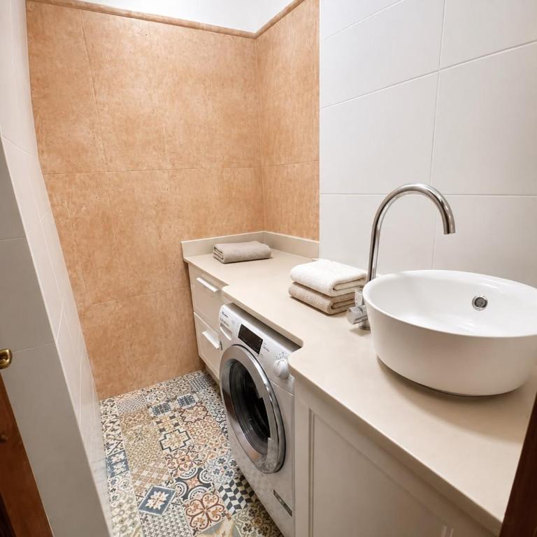 Tenerife caletillas vacaciones, quiet apartment near the ocean and local food spots and coastal walks, FAST WIFI - Appartamento con 2 Camere da Letto - 12