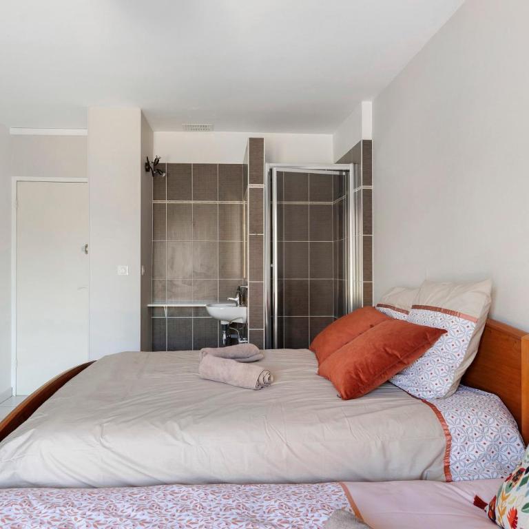La Chambre Mancelle - Chambre Triple avec Douche - 3