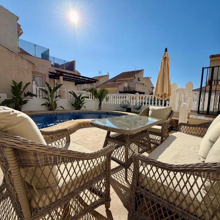 Villa Emika with private pool in Ciudad Quesada - Casa de 3 dormitorios - 2
