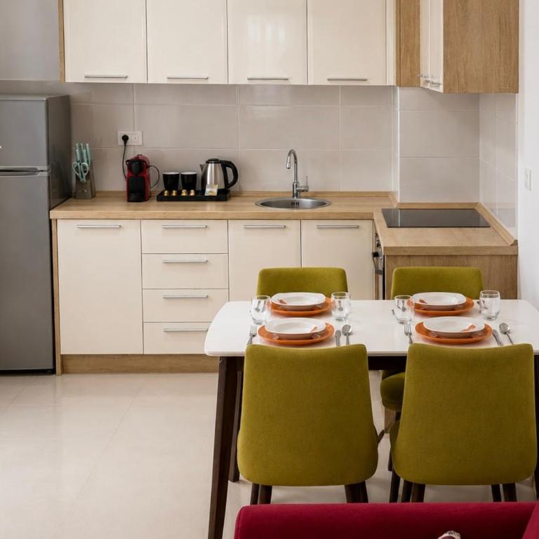 FIO Central Apartment With Garage - One-Bedroom Apartment - 13