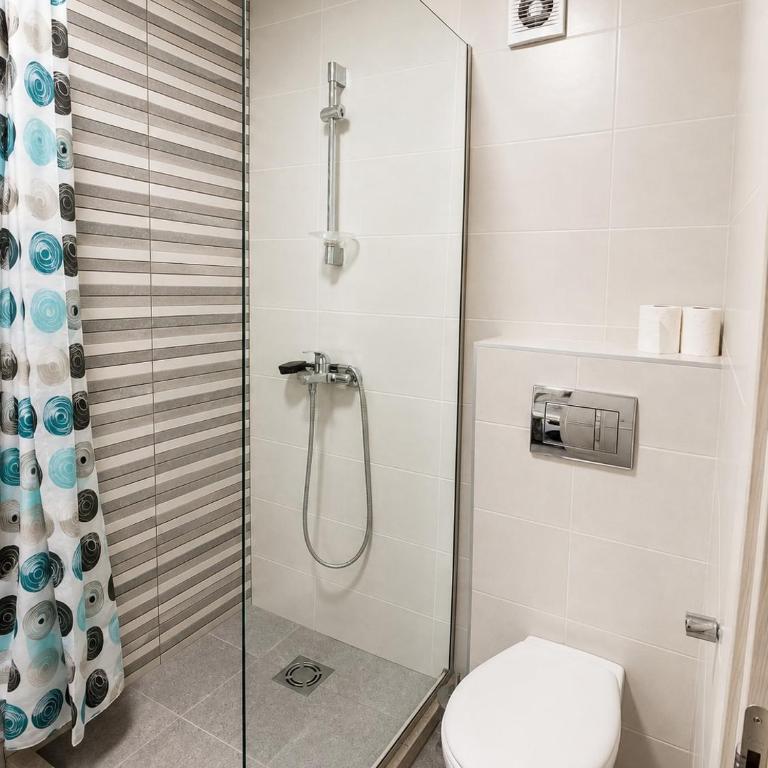 FIO Central Apartment With Garage - One-Bedroom Apartment - 16