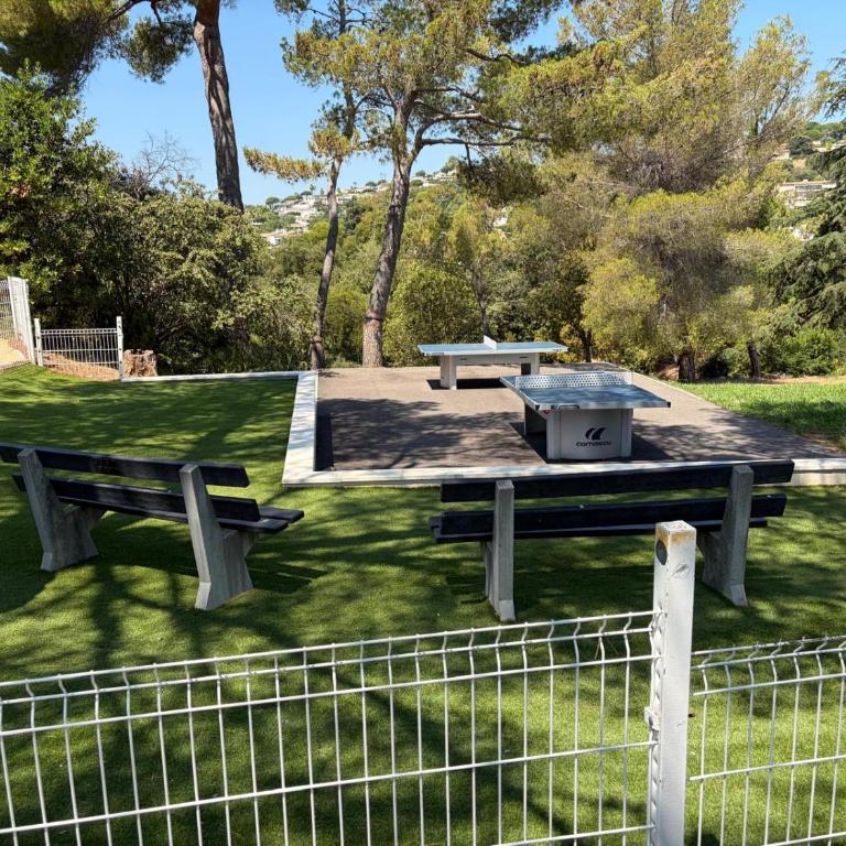 Peaceful Riviera flat with pool tennis and terrace - Appartement 2 Chambres - 24