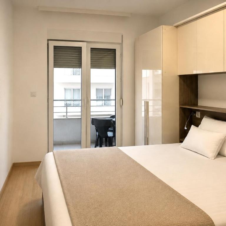 FIO Central Apartment With Garage - One-Bedroom Apartment - 11