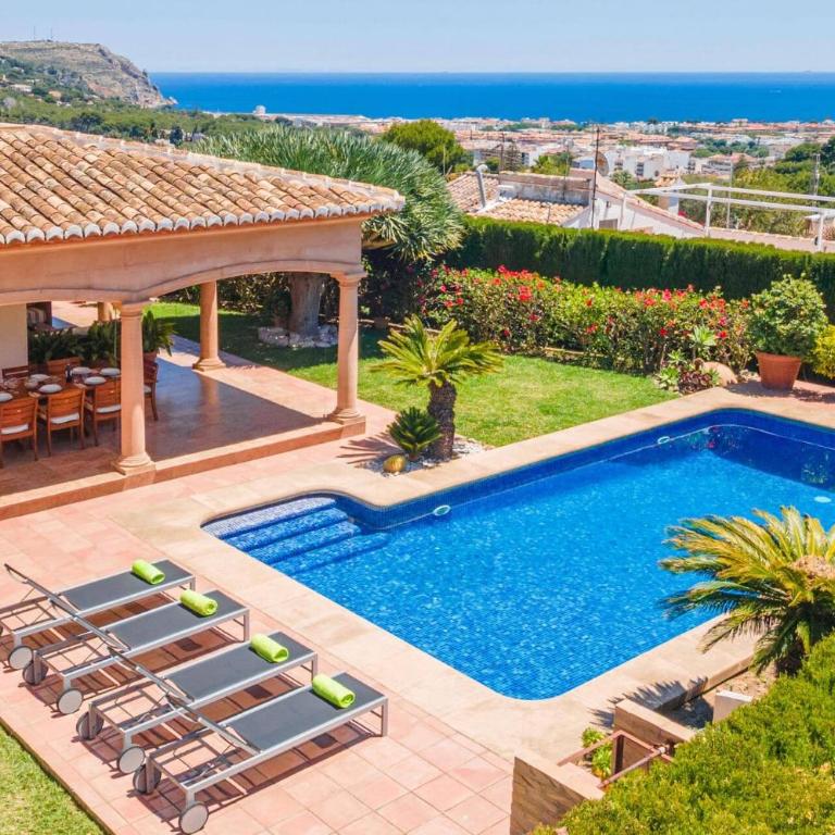 Villa Oliveres by Villa Plus - Villa - 3