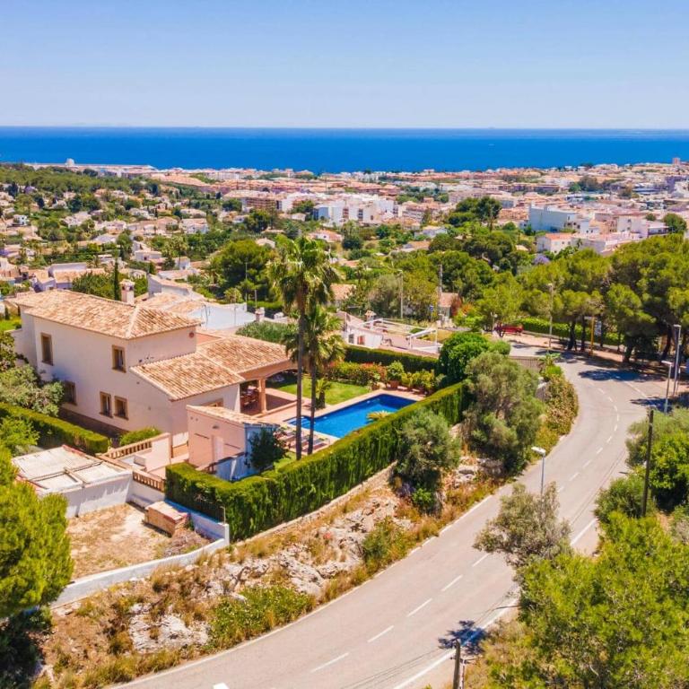 Villa Oliveres by Villa Plus - Villa - 13