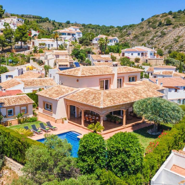 Villa Oliveres by Villa Plus - Villa - 20