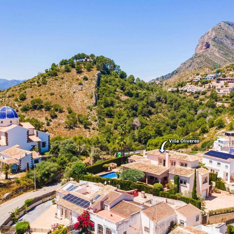 Villa Oliveres by Villa Plus - Villa - 25