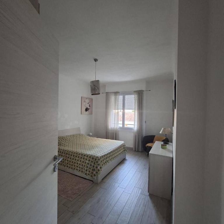 Grand F2 60mq centre Antibes, proche plages, commerces, 2 balcons, parking, train, bus, deco vintage, pet friendly - Appartement avec Balcon - 40