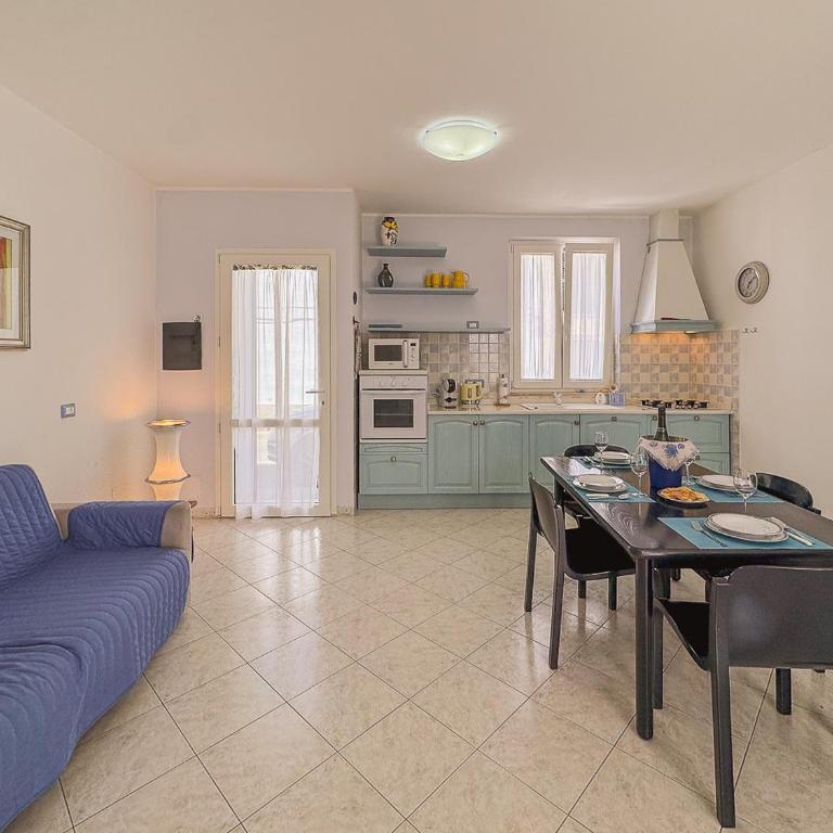 Stintino, near the Sea - Veranda and Relax by Host Hero - Appartamento - 7