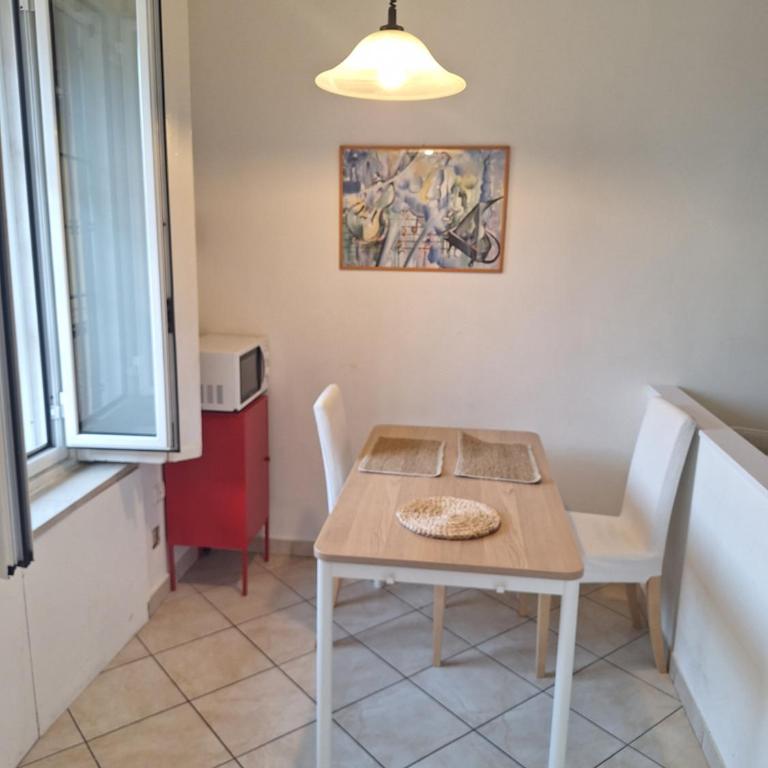 BNG11 Accogliente Bilocale con Balcone Vicino ai Navigli - Appartamento con 1 Camera da Letto - 10