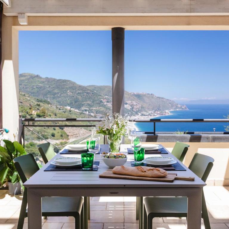 Casa Giulia Taormina -Luxury apartment with panoramic view, swimming pool,parking et center ville - Appartamento con 2 Camere da Letto - 3