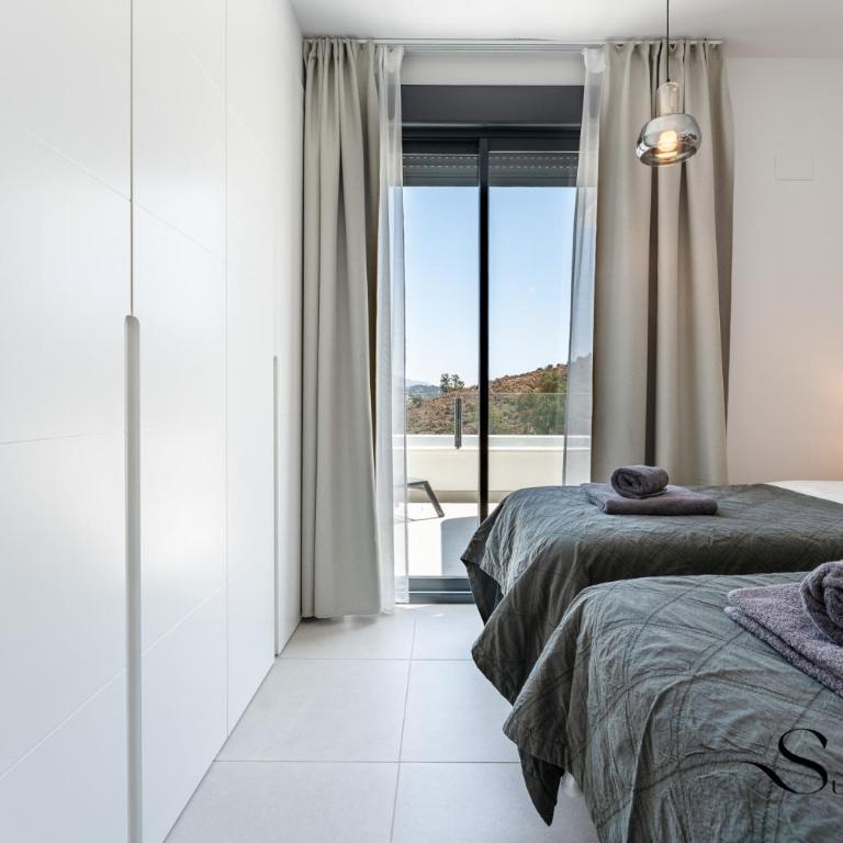 Golf View Penthouse with Pool & Gym Access - Apartamento de 2 dormitorios con terraza - 27