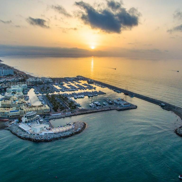Marina View 2BR Holiday Stay by HelloDomik - Two-Bedroom Deluxe Apartment with Harbor View - 36