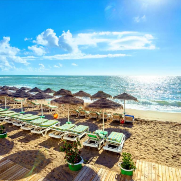 Marina View 2BR Holiday Stay by HelloDomik - Two-Bedroom Deluxe Apartment with Harbor View - 42